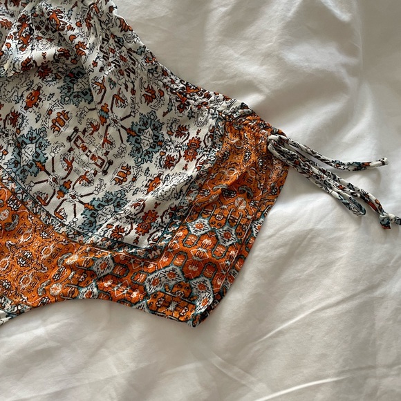 BCBGeneration bohemian patterned romper - size medium - Picture 2 of 5